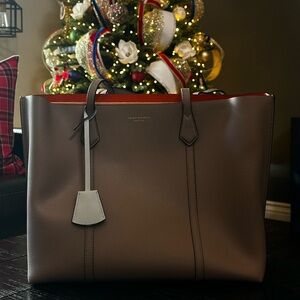 TORY BURCH PERRY TRIPLE-COMPARTMENT TOTE BAG